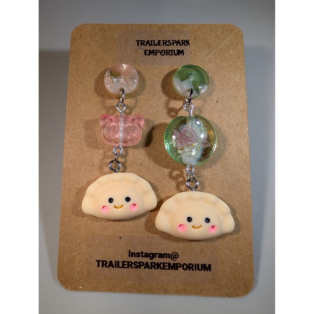 Trailerspark Emporium Kawaii Mismatched Dumpling Bear Glass Bead Earrings Pink